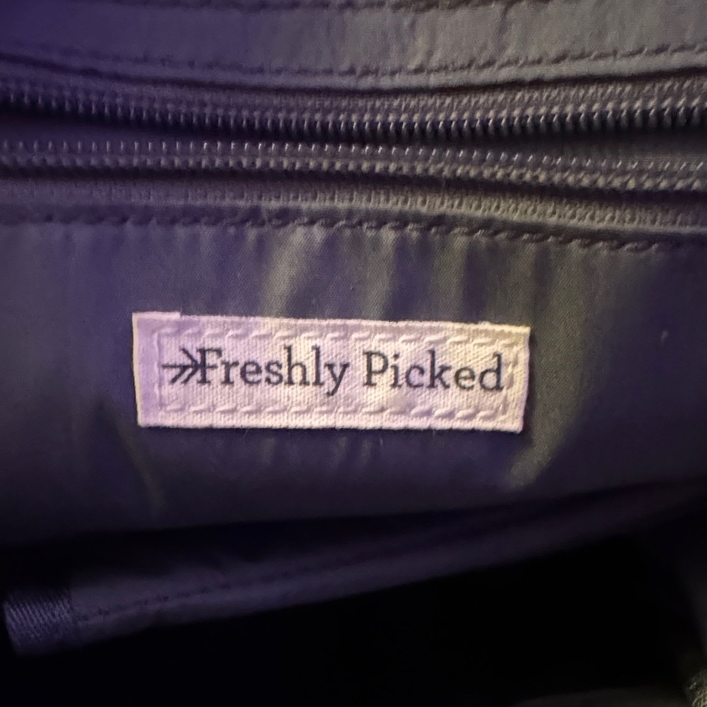 Freshly Picked Elegant Black Backpack - Picture 2 of 3